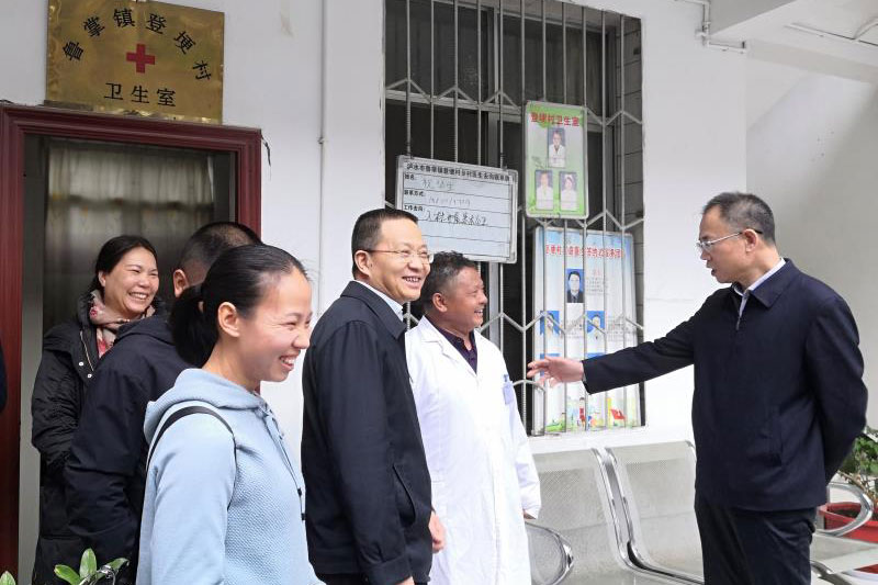 国家医疗保障局副局长陈金甫赴云南省怒江州调研医疗保障扶贫工作