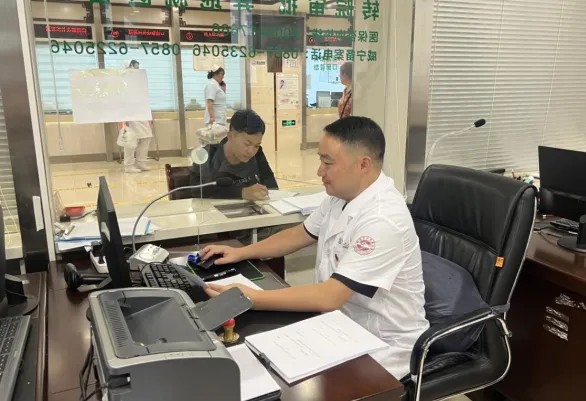【云南省医疗保障工作先进个人事迹】昭通市中医医院罗清泉