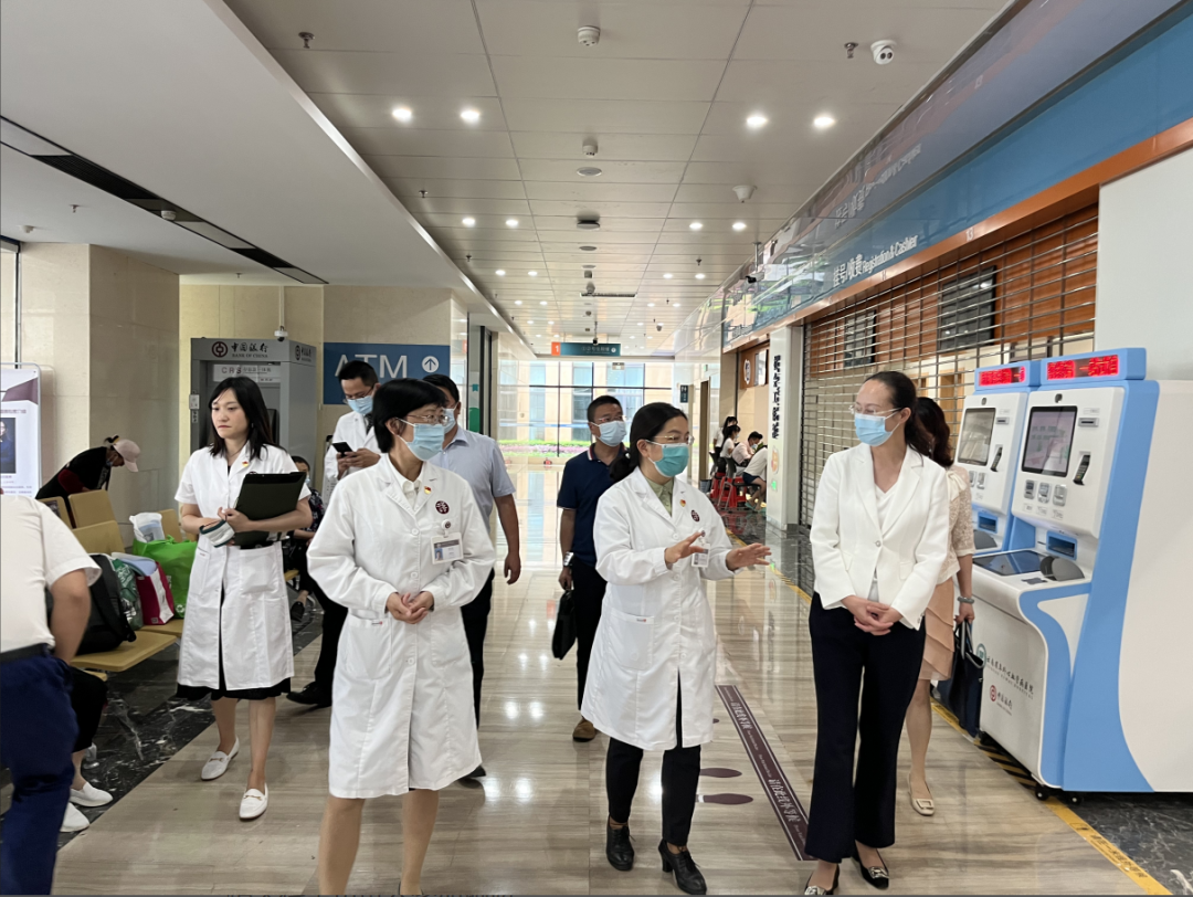 省医保局王艳君局长带队调研云南省阜外心血管病医院